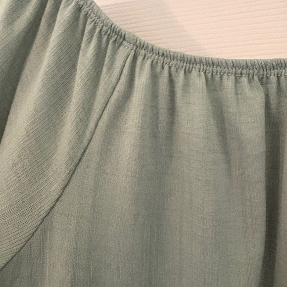 NWOT, Love Sage Med. Green Lace Accent Blouse - Picture 5 of 6